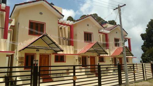 House  Kodaikanal Lake