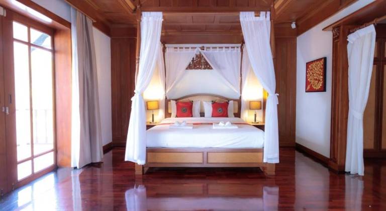 Spacious villa with pool | Pets are welcome — photo 2