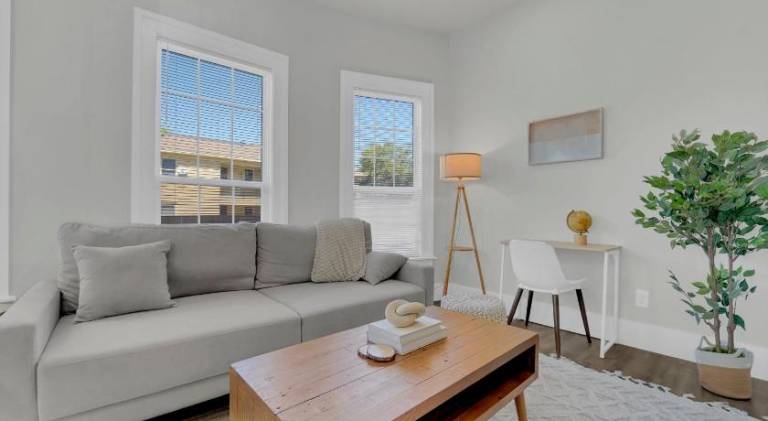 Fully equipped apartment with terrace | Suitable for remote work | Dogs allowed in Dallas, TX