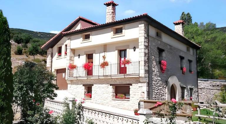 Spacious House in Merindad de Valdivielso in Burgos