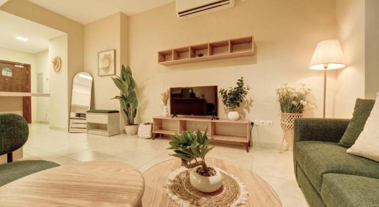 Rental apartment with pool, terrace & garden in Aqaba