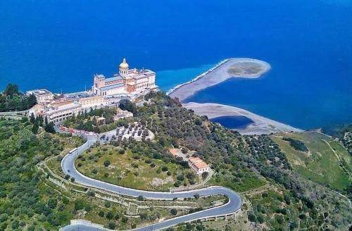 Bed and breakfast  Oliveri