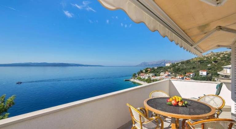 Big holiday apartment with garden & patio | Beach nearby | Pets are welcome — photo 3