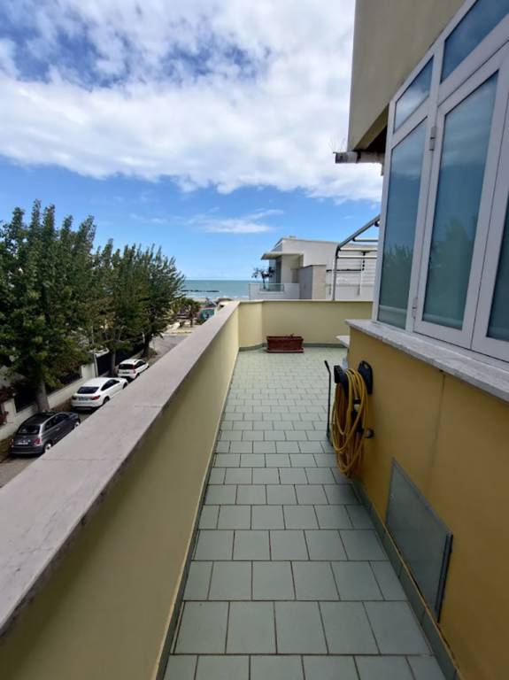 Child-friendly wonderful rental apartment with patio | City view | Next to the beach | Dogs allowed — photo 2