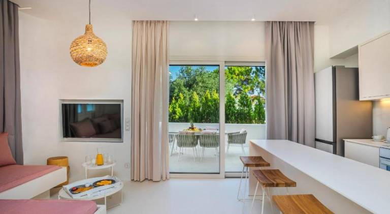 Cocoοns Suites & Villas Fourka — photo 2