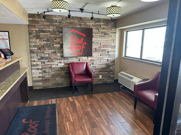 Red Roof Inn Benton Harbor - St Joseph — photo 2