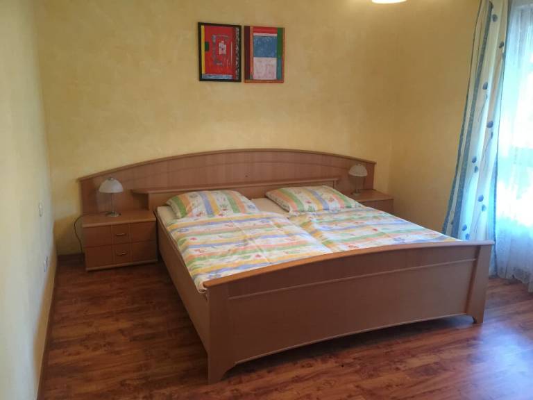 Holiday apartment with patio & garden — photo 5