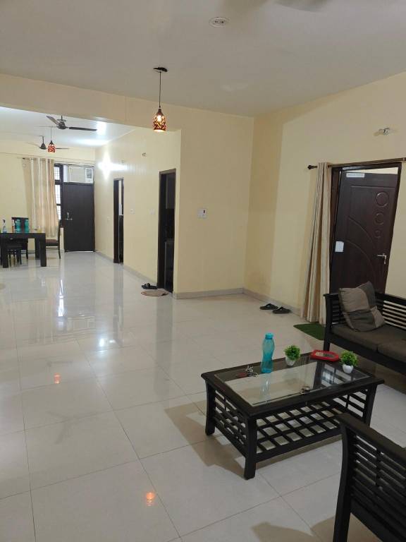 Vacation home with 3 rooms for 10 persons in Tola