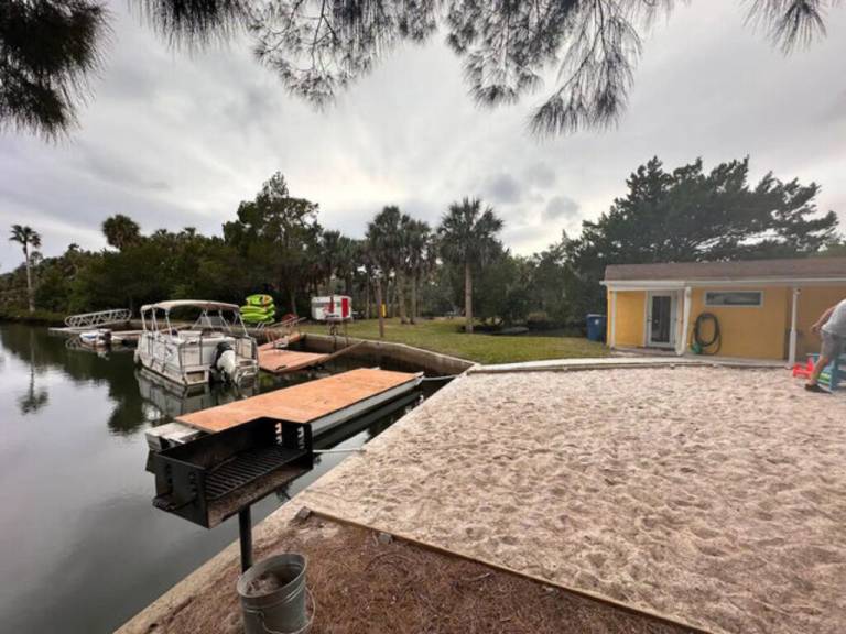 Apartment Pine Island