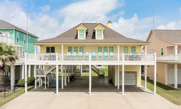 House with grill | Beach view | Pet-friendly in Bolivar, TX