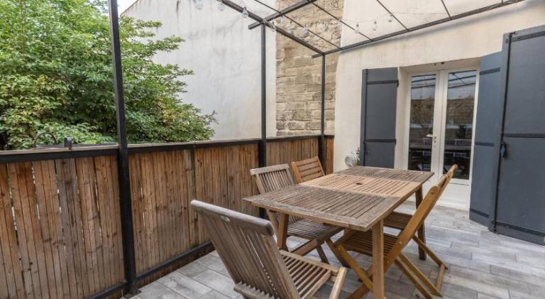 Charming rental apartment | Next to Popes' Palace | Good for workation | Pets allowed — photo 2