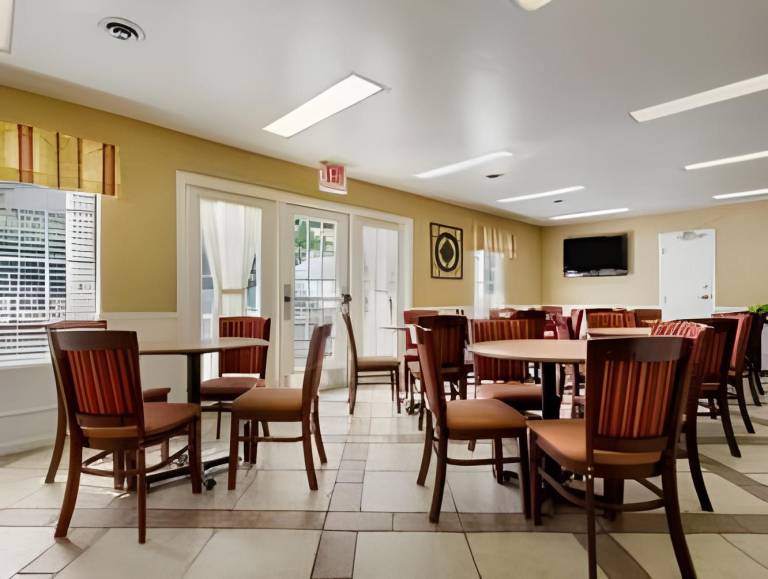 Howard Johnson by Wyndham Dalton — photo 4
