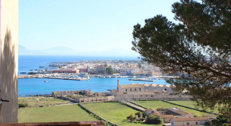 Beautiful house with grill, terrace & garden | Perfect for remote work | Pets allowed in Favignana