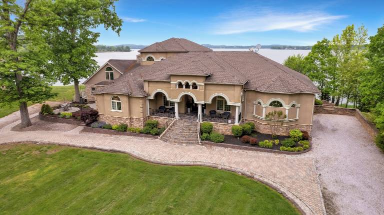 Villa Chesapeake City