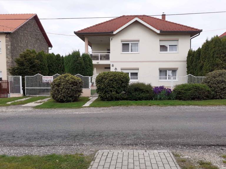 Apartman Kehidakustány