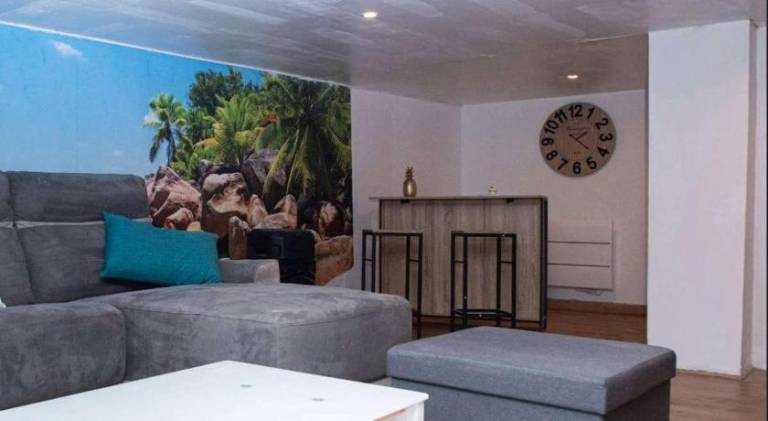 Villa with 6 rooms for 12 persons in Roubaix