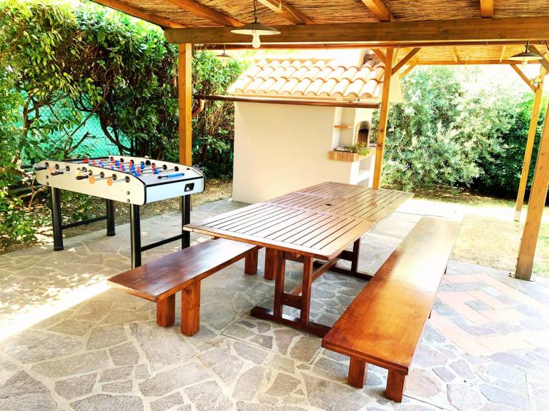 Apartment with barbeque & yard — photo 3