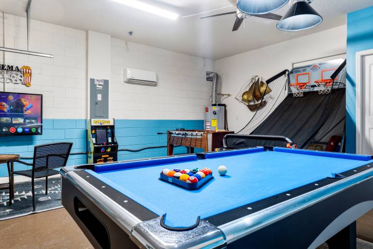 Family-oriented charming vacation home with hot tub & private pool | Pet-friendly — photo 3