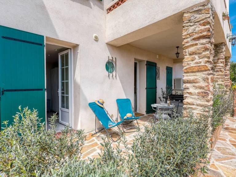 Apartment in Lavandou - Sea View - Air-conditioned - Walk Everywhere — photo 4