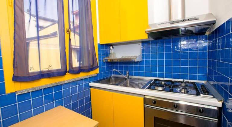 Serviced apartment with patio | Dogs allowed — photo 5