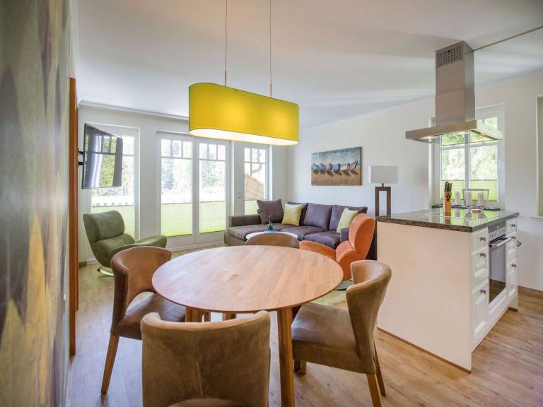 Komfortplus Ferienwohnung mit 1 Schlafzimmer und Balkon im Obergeschoss — photo 2