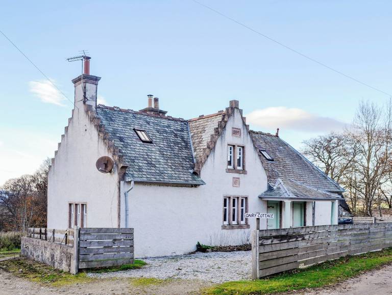 Cottage  Whitehouse
