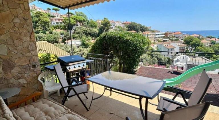 Vacation home with private pool, BBQ & garden | Good for workation — photo 3