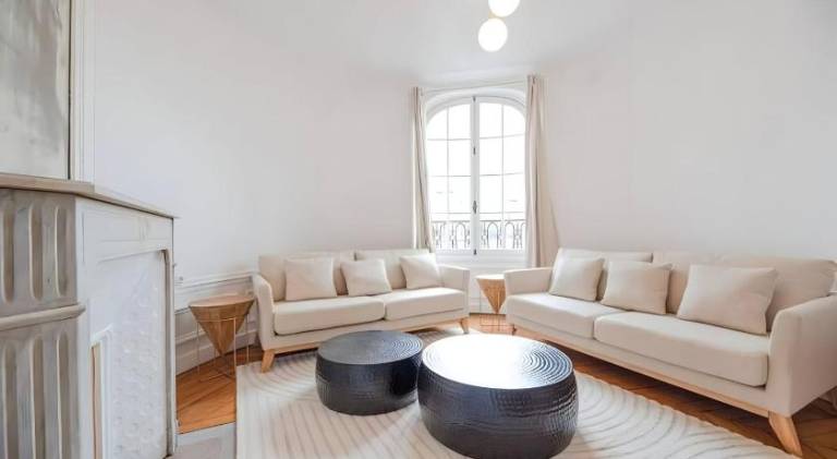TBS 327 - Superb apartment with Eiffel Tower view in Vanves