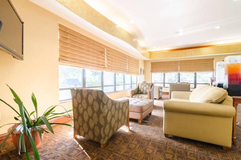 Comfort Suites Salina South — photo 2