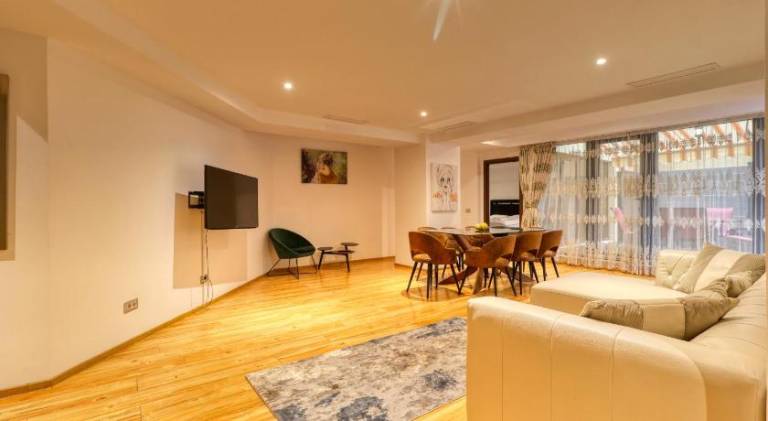 Beautiful rental apartment with pool & jacuzzi | Pet-friendly — photo 4