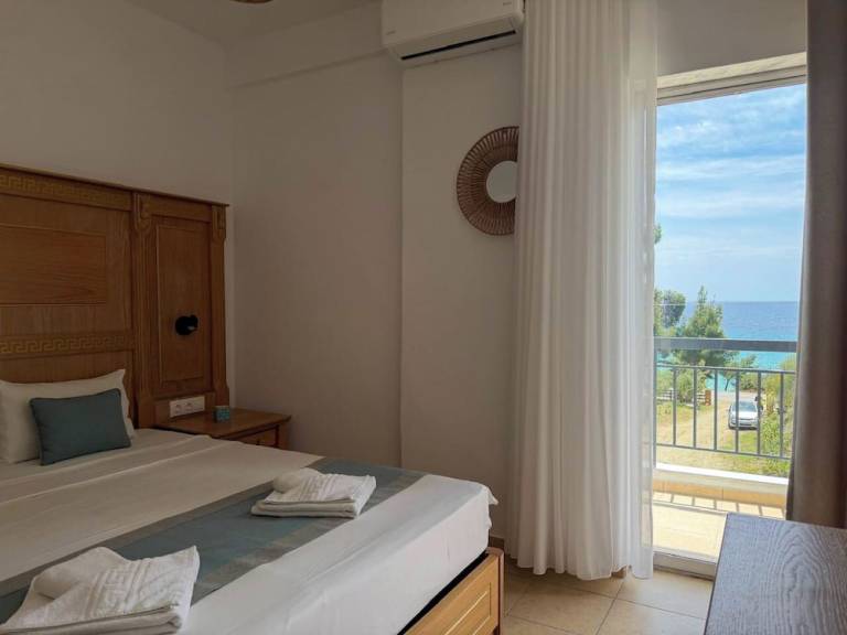 Aparthotel Kaloutsikos
