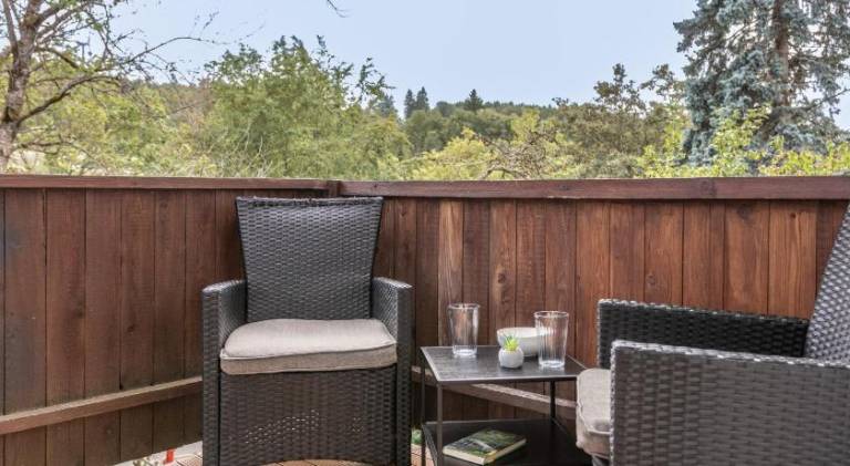 Berghof Worner 2 Wohnungen fur bis zu 20 Personen mit Balkon I Terrasse I 4 Bader I NETFLIX I Ruhig — photo 4