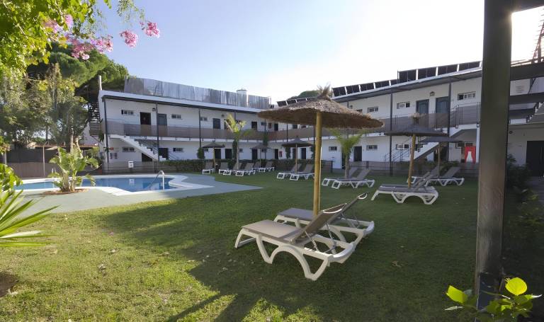 Serviced apartment with garden, terrace & pool | Pets allowed in El Puerto de Santa María