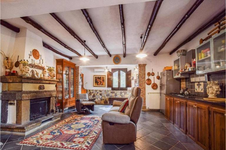 Fully equipped beautiful house with yard, patio & sauna | Pets are welcome — photo 3