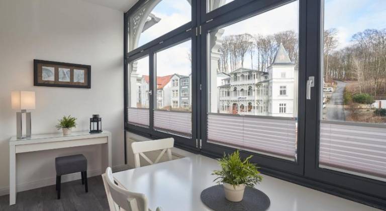 Holiday apartment with patio & yard — photo 2