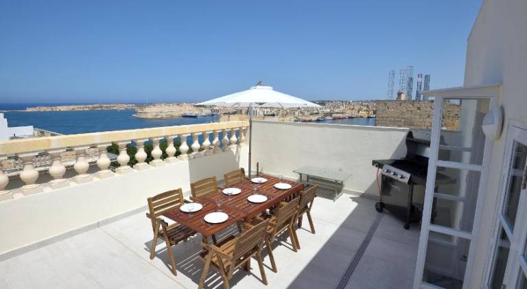 Grand Harbour Apartments in St. Julian's