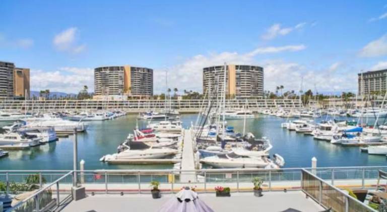 Wonderful rental apartment with pool & hot tub | Close to the beach | Pets allowed — photo 3