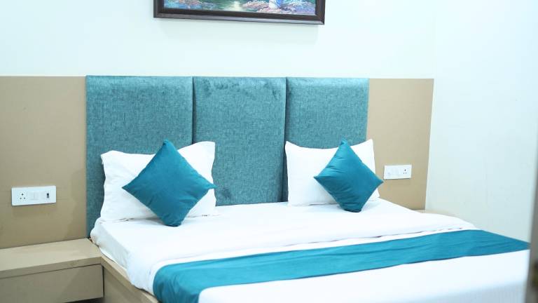 Hotel Shri Radha Sneh near Krishna Janmbhoomi in Agra