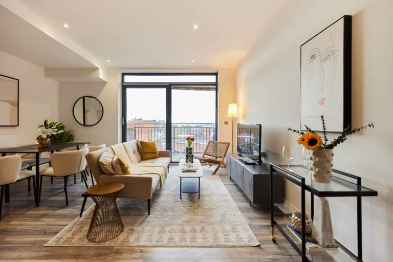 The Harlesden Escape Spacious 3BDR Flat with Balcony