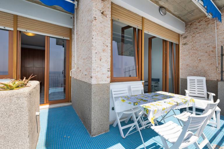 Pet-Friendly Apartment Stupenda Vista Mare close to the Beach with Balcony & Wi-Fi — photo 4
