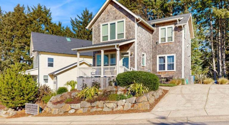 Vacation home | Close to the beach | Perfect for remote work | Dogs allowed in Lincoln