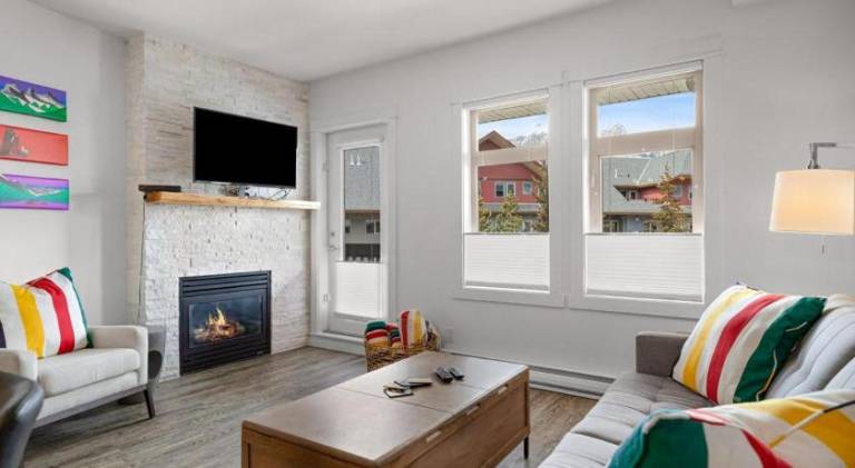 House with pool | Dogs allowed in Canmore, AB