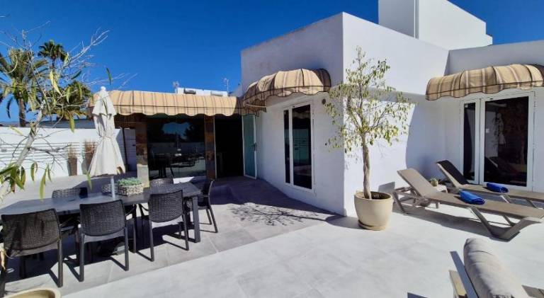 Villa with private pool, barbeque & patio — photo 3