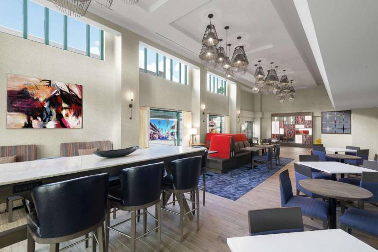 Hampton Inn & Suites Tampa/Ybor City/Downtown — photo 2