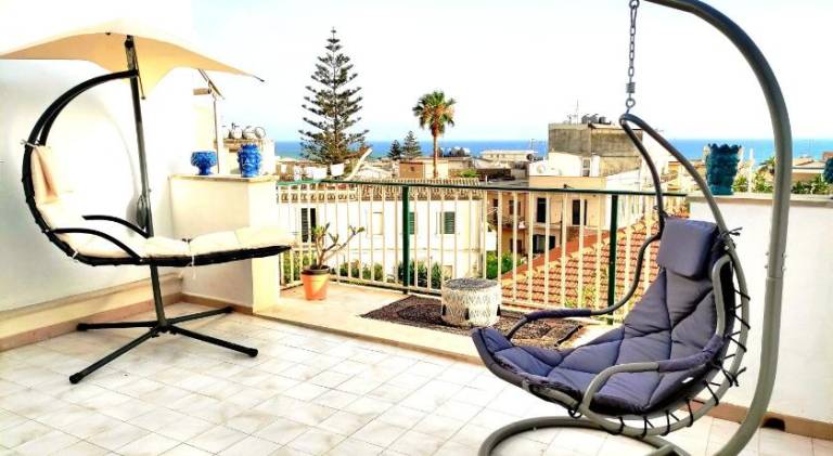 Vacation home with barbeque & terrace — photo 3