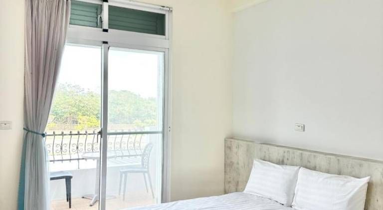 正一民宿 Zheng Yi Homestay 包棟 市區 陽台 電動麻將 近海濱公園 森林公園 in Taitung