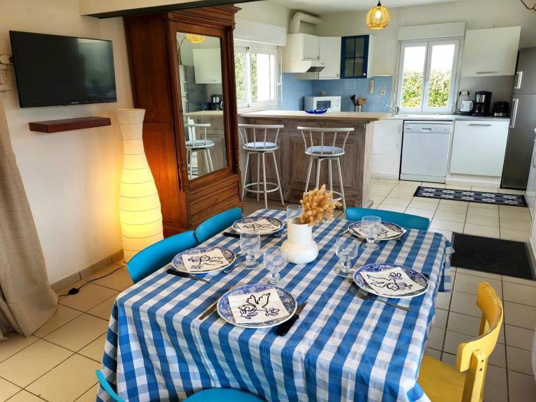 Family-oriented beautiful house with barbeque, garden & terrace | Sea view | Close to the beach | Pet-friendly — photo 4