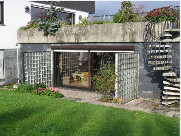 Holiday apartment with patio & garden — photo 2