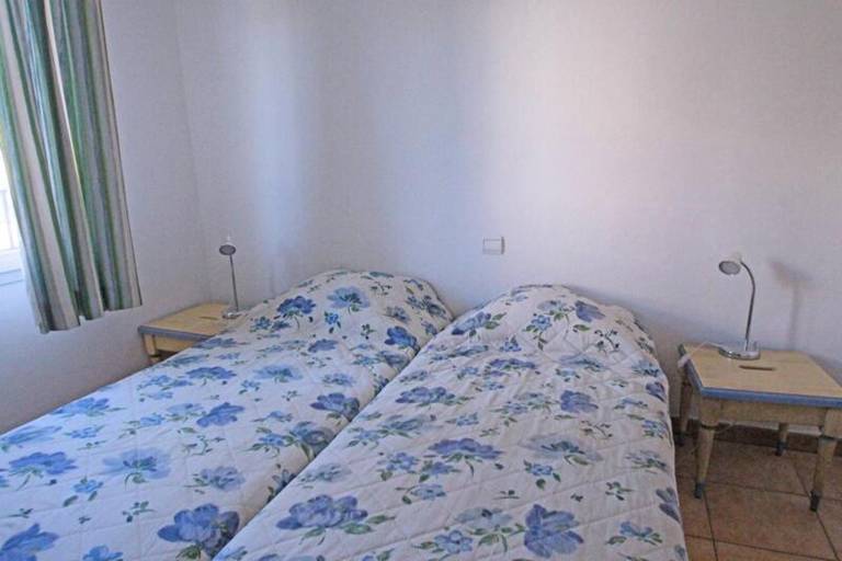 Rental apartment with terrace, pool & garden — photo 5