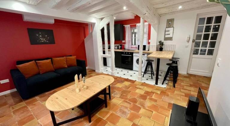 Holiday apartment with 1 room for 4 persons in Rouen